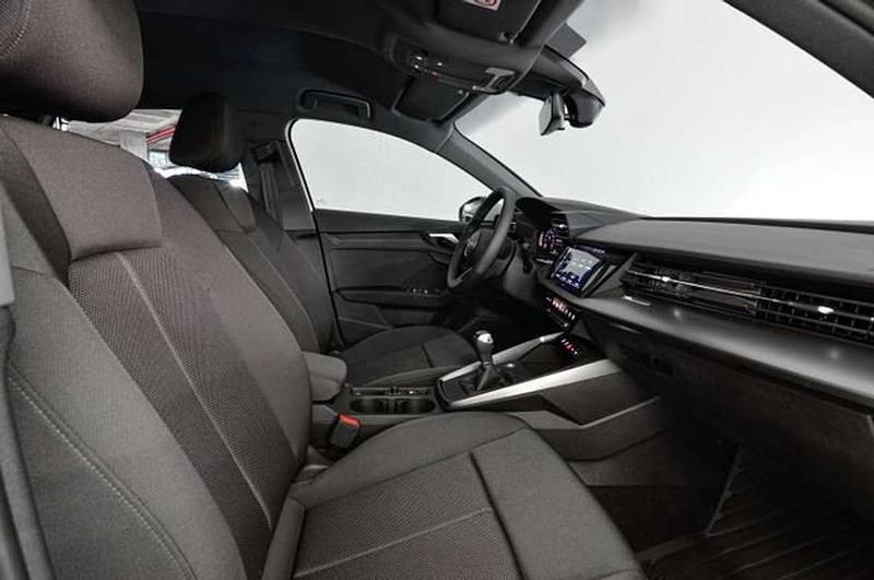 Usado Audi A3 110 CV (80 kW) 2023 Blanco Berlina