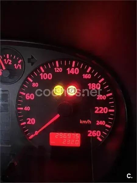 Usado Audi A3 Attraction 125 CV (91 kW) 1997 Gris / plata Utilitario