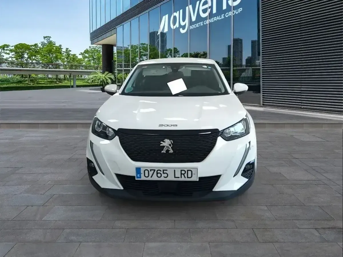 Usado Peugeot 2008 Active 110 CV (80 kW) 2021 Blanco SUV