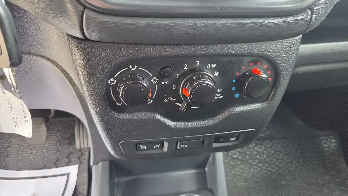 Usado Dacia Dokker Essentiel 100 CV (73 kW) 2019 Blanco Monovolumen
