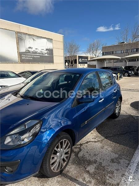 Usado Renault Clio II Authentique 85 CV (62 kW) 2007 Azul Berlina