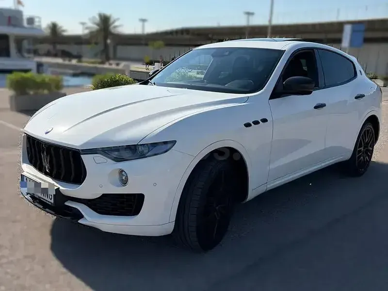 Usado Mercedes E200 184 CV (135 kW) 2017 Blanco Berlina