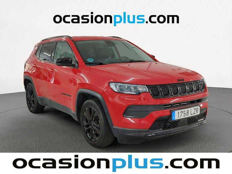Usado Jeep Compass Night Eagle 131 CV (96 kW) 2022 Rojo SUV