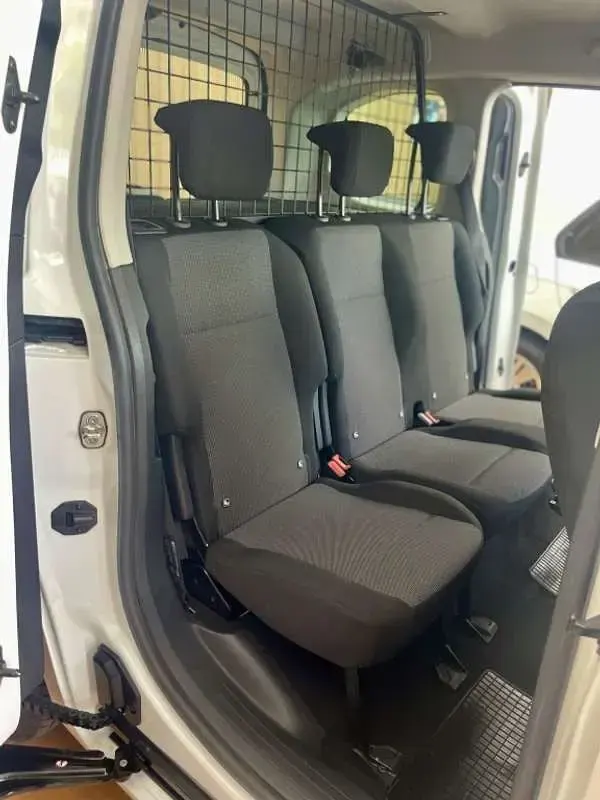 Usado Citroën Berlingo Live 102 CV (75 kW) 2021 Blanco Monovolumen