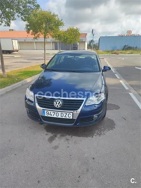 Azul Usado 2006 VW Passat Trendline Berlina | 3300 € (Precio justo) - Imagen 1/4
