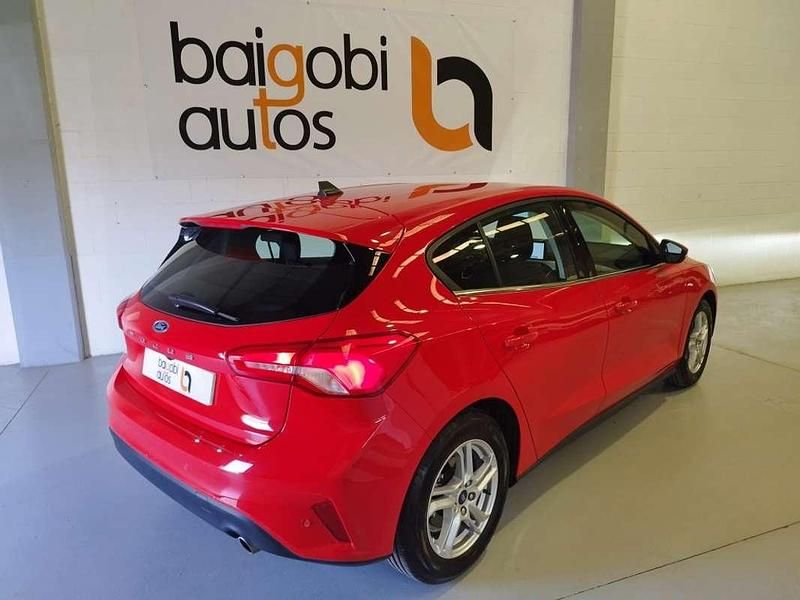 Usado Ford Focus Trend+ 120 CV (88 kW) 2020 Rojo Utilitario