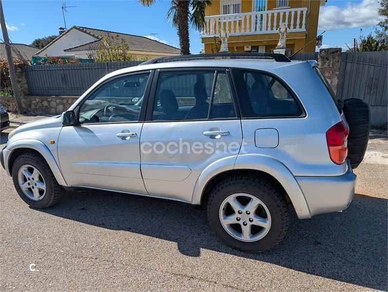 Usado Toyota RAV4 Sol 150 CV (110 kW) 2001 Gris / plata SUV