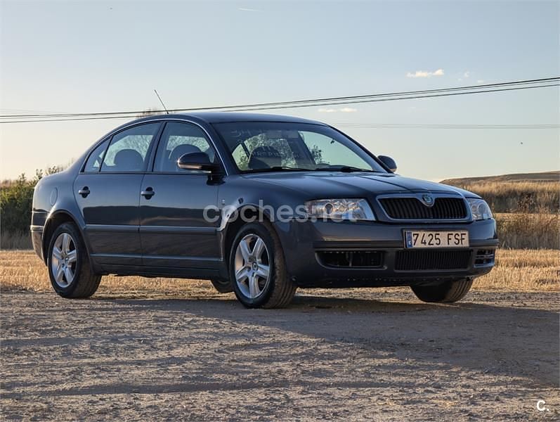 Negro Usado 2007 Skoda Superb Berlina | 3499 € - Imagen 1/4