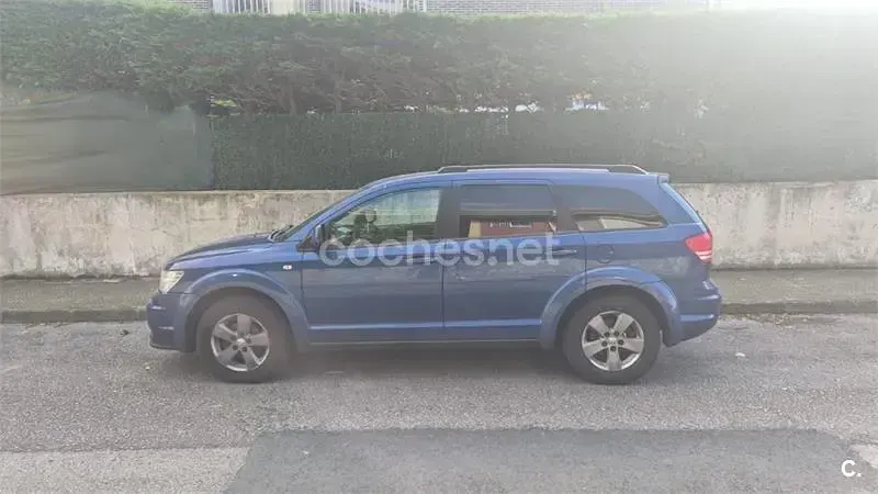 Usado Dodge Journey SE 140 CV (102 kW) 2010 Azul SUV