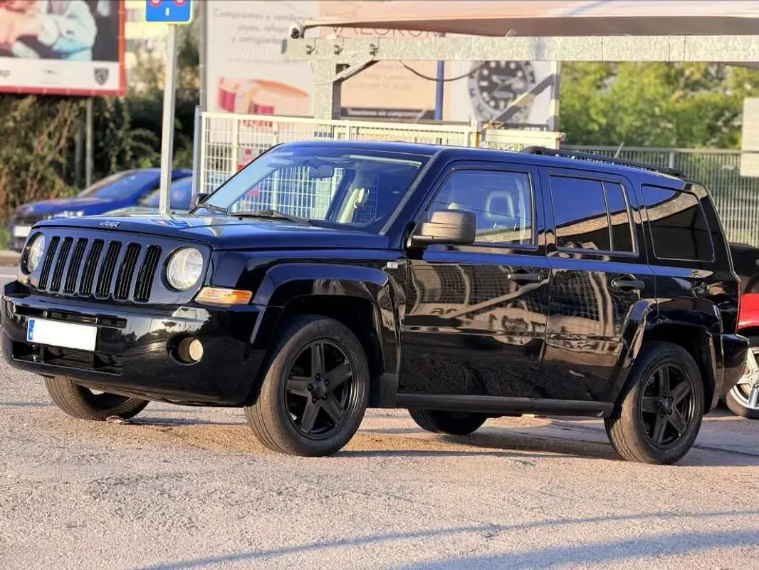 Usado Jeep Patriot Limited 140 CV (102 kW) 2009 Negro SUV