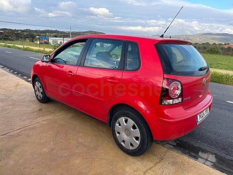 Usado VW Polo Advance 70 CV (51 kW) 2007 Rojo Utilitario