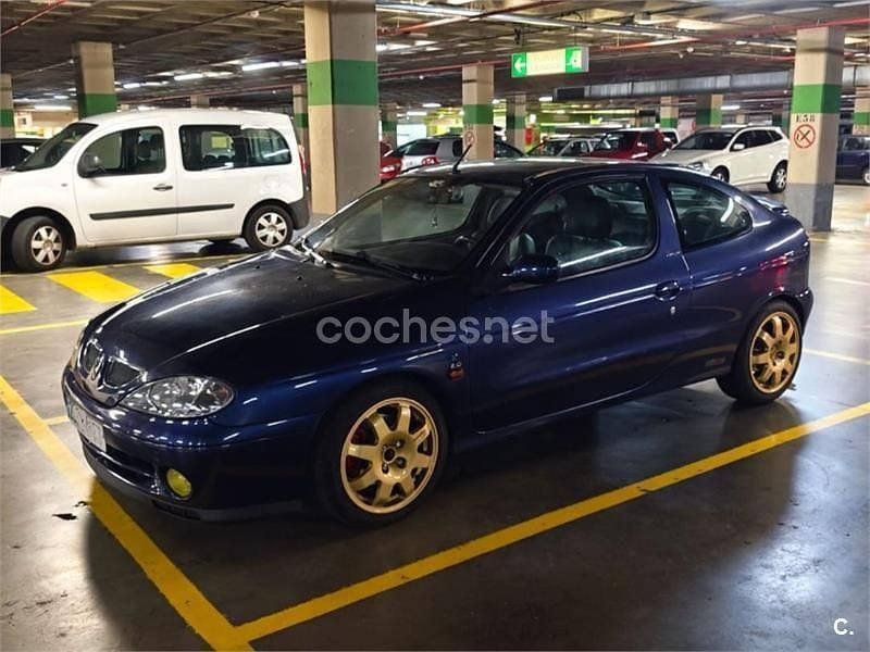 Usado Renault Mégane Coupé Dynamique 140 CV (102 kW) 2002 Azul Coupe