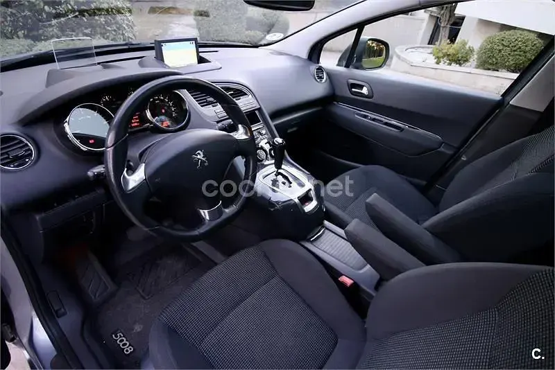 Usado Peugeot 5008 Allure 163 CV (119 kW) 2014 Gris / plata Monovolumen