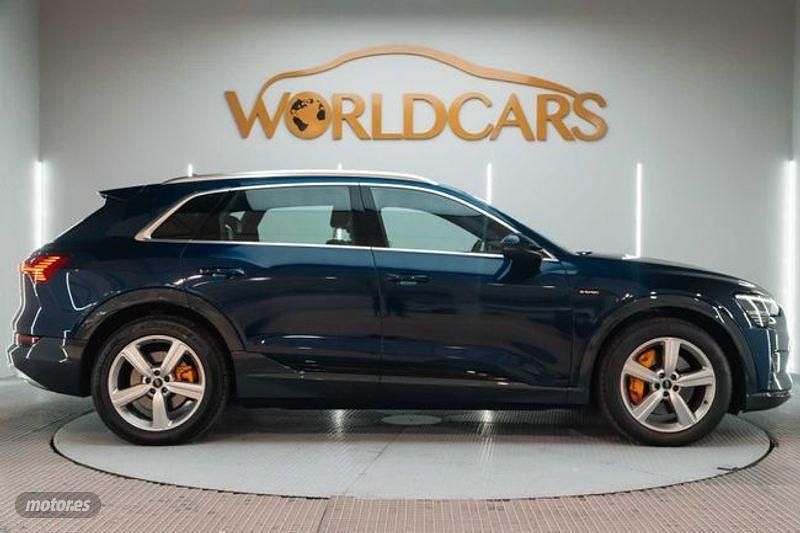 Usado Audi e-tron Advanced 300 kW (408 CV) 2022 Azul SUV