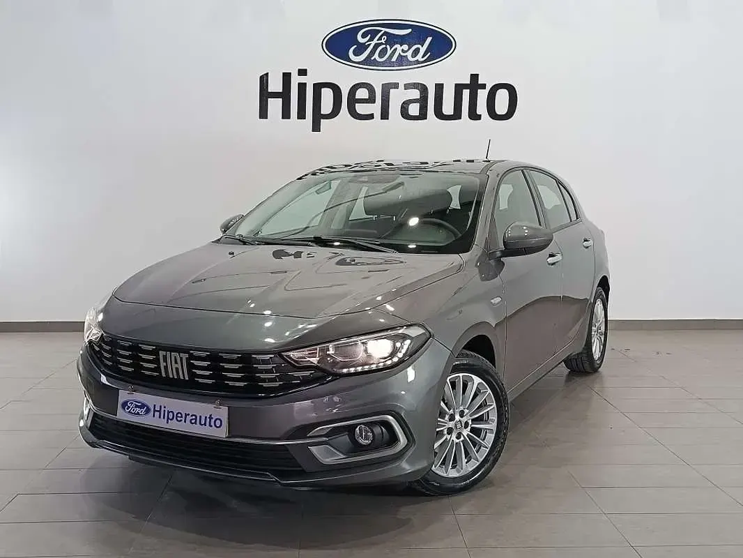 Usado Fiat Tipo Life 132 CV (97 kW) 2021 Gris Utilitario