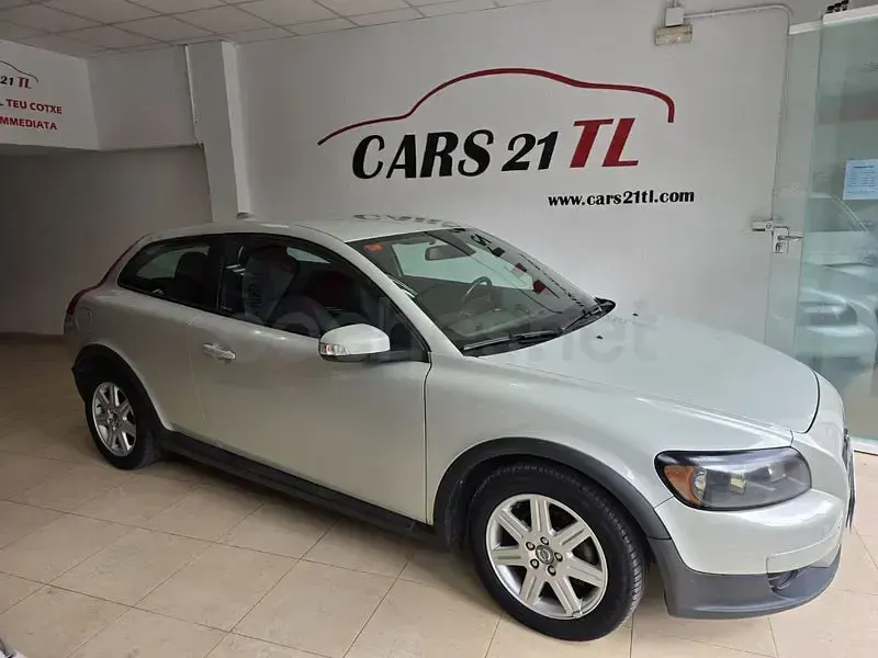 Usado Volvo C30 Momentum 136 CV (100 kW) 2008 Gris / plata Utilitario