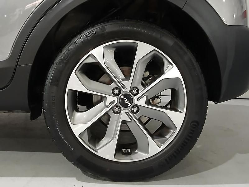 Usado Kia Stonic Style 100 CV (73 kW) 2024 Astro grey (m7g) SUV
