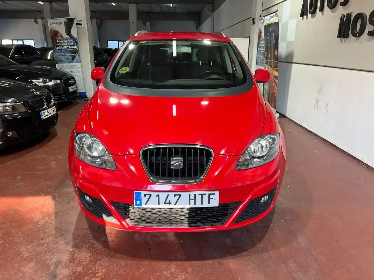 Usado Seat Altea XL Style 140 CV (102 kW) 2013 Rojo Monovolumen