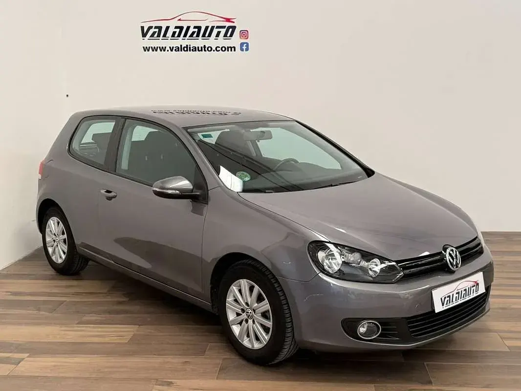 Usado VW Golf VI Highline 122 CV (89 kW) 2009 Gris Utilitario