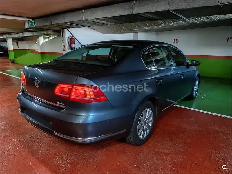 Usado VW Passat Advance 140 CV (102 kW) 2014 Gris / plata Berlina