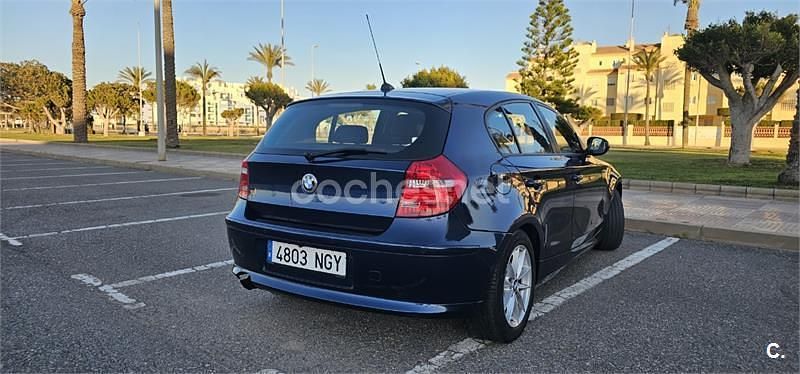 Używany BMW 118 143 KM (105 kW) 2010 Niebieski Hatchback
