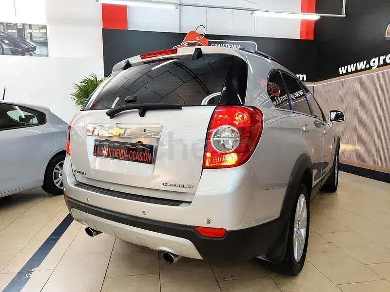 Usado Chevrolet Captiva 150 CV (110 kW) 2006 Gris / plata SUV