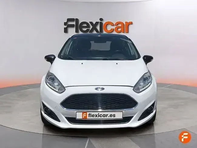 Usado Ford Fiesta Active 85 CV (62 kW) 2017 Blanco Utilitario