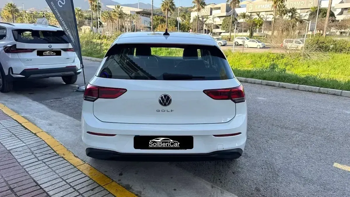 Usado VW Golf VIII Life 115 CV (84 kW) 2023 Blanco
