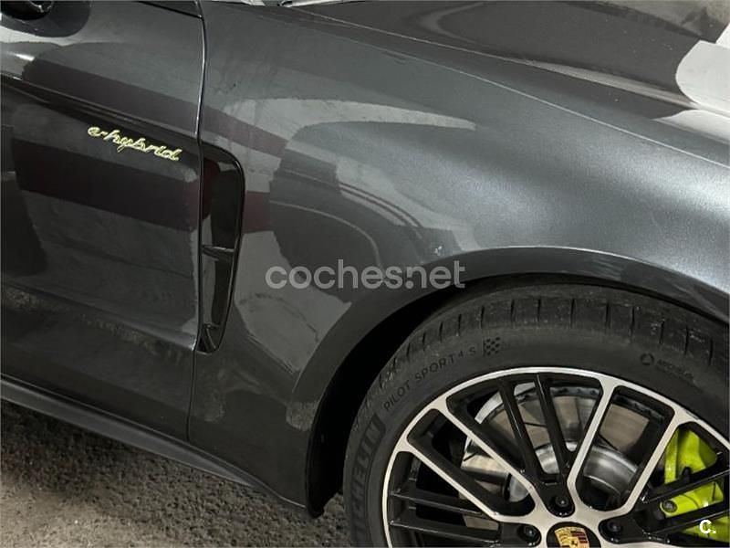 Usado Porsche Panamera 560 CV (411 kW) 2022 Negro Utilitario