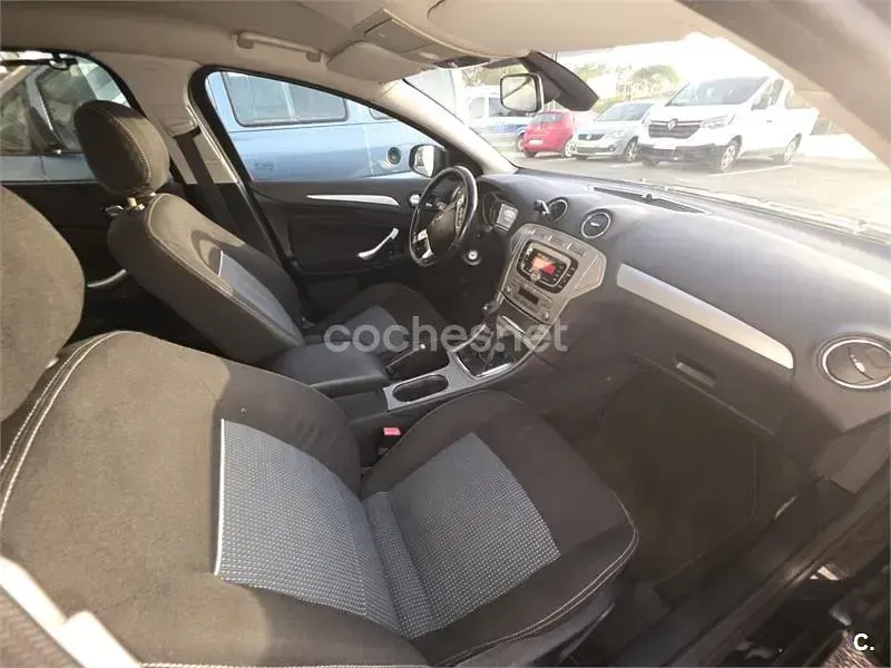 Usado Ford Mondeo 125 CV (91 kW) 2009 Negro Berlina