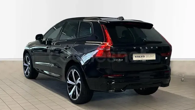 Usado Volvo XC60 R-Design 350 CV (257 kW) 2021 Negro SUV