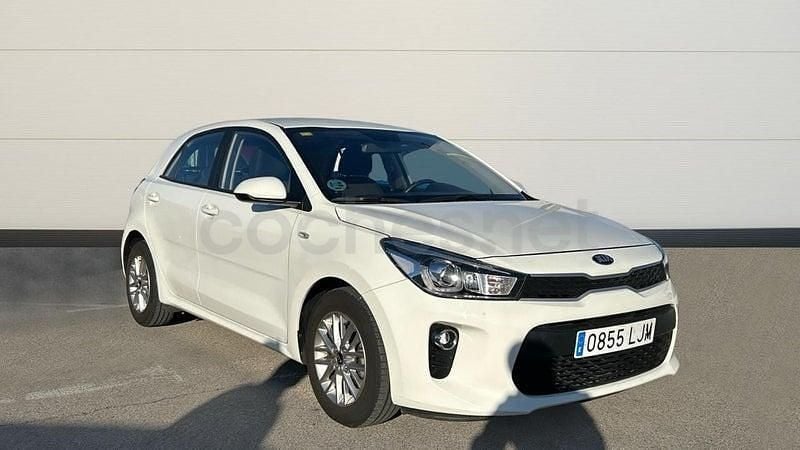 Usado Kia Rio 84 CV (61 kW) 2020 Blanco Berlina