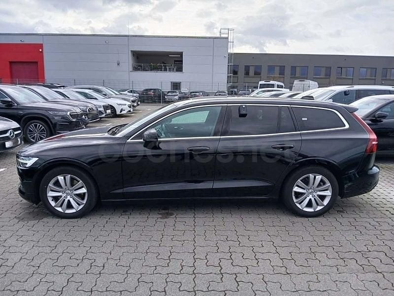 Usado Volvo V60 Momentum 190 CV (139 kW) 2020 Negro Familiar