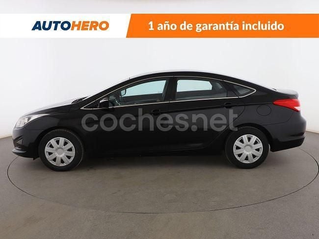 Usado Hyundai i40 136 CV (100 kW) 2015 Negro Berlina