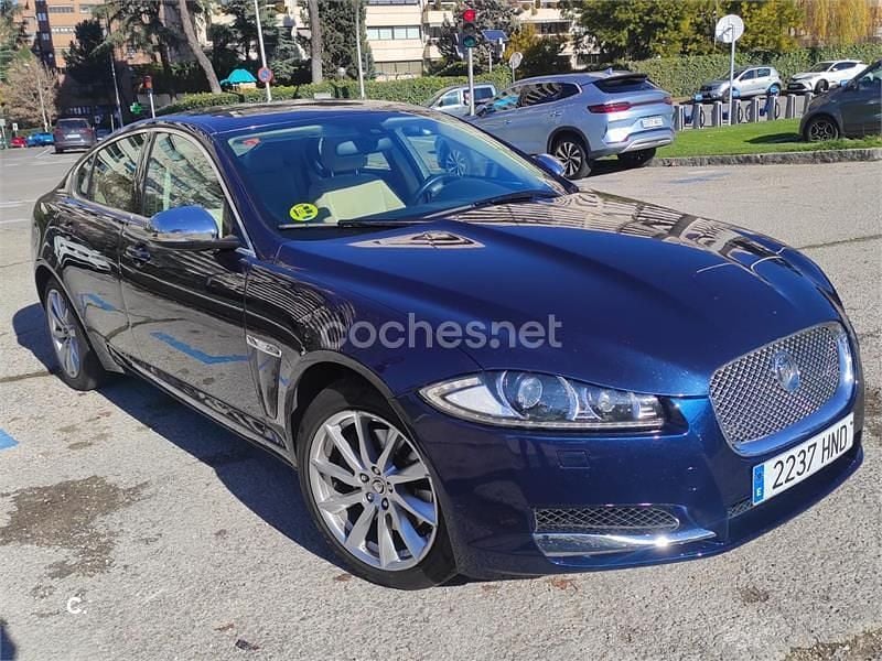 Usado Jaguar XF Classic 190 CV (139 kW) 2012 Azul Berlina