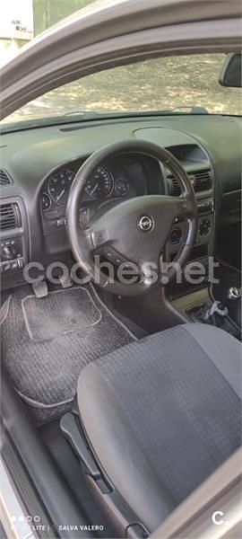 Usado Opel Astra Edition 80 CV (58 kW) 2004 Gris / plata Berlina