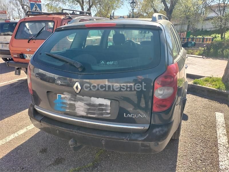 Usado Renault Laguna GrandTour Expression 150 CV (110 kW) 2004 Gris / plata Familiar