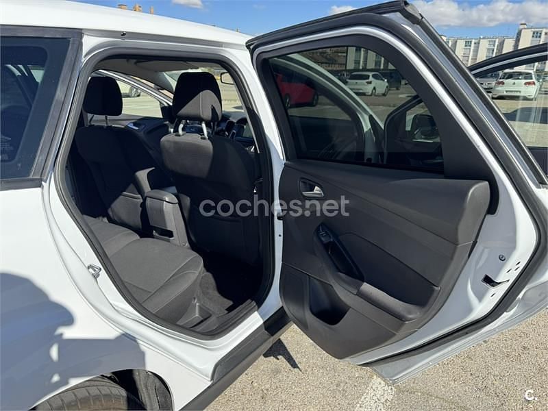 Usado Ford Focus Titanium 120 CV (88 kW) 2018 Blanco Familiar