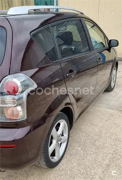 Usado Toyota Corolla Verso Sport 177 CV (130 kW) 2007 Granate Monovolumen