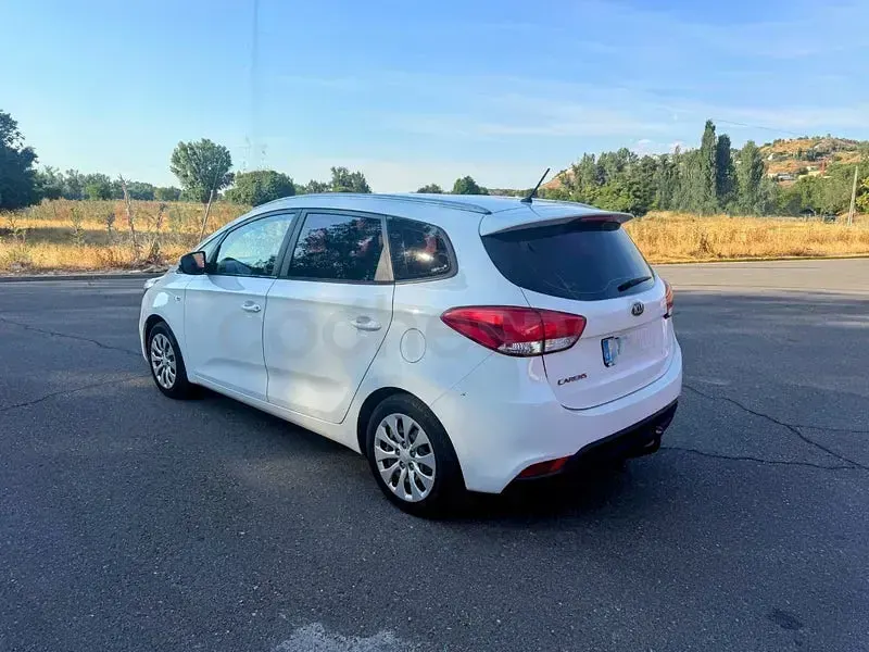 Usado Kia Carens 135 CV (99 kW) 2014 Blanco Monovolumen