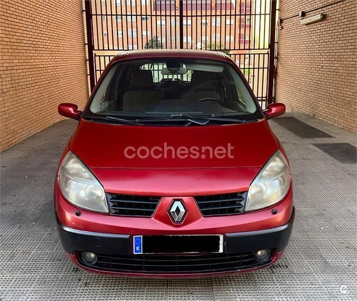 Usado Renault Scénic II Dynamique 130 CV (95 kW) 2007 Rojo Monovolumen