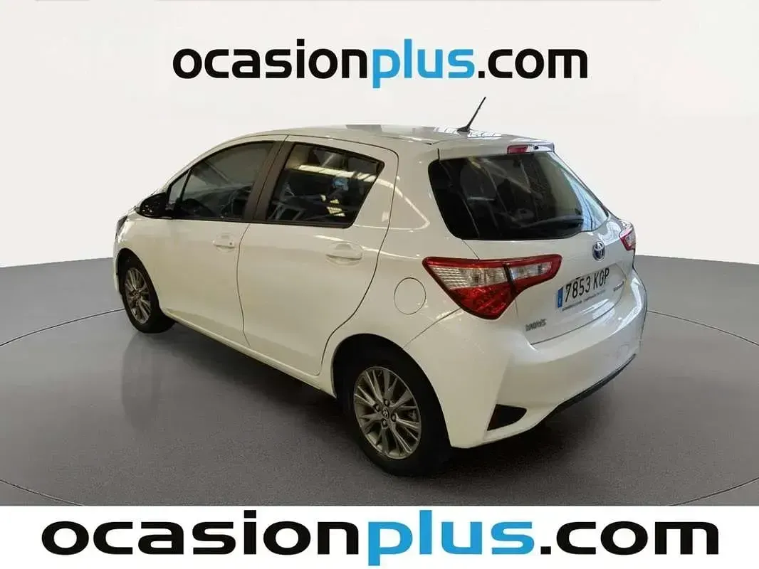 Usado Toyota Yaris Active 100 CV (73 kW) 2018 Blanco Utilitario
