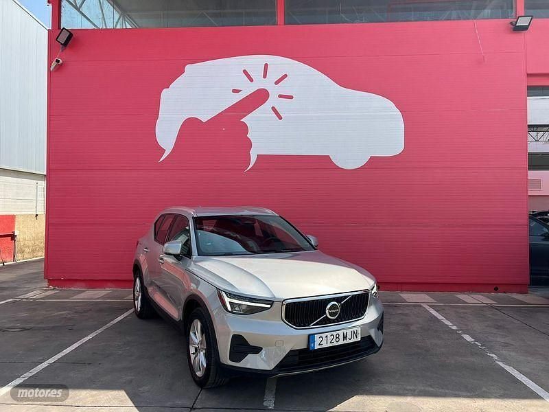 Gris Usado 2023 Volvo XC40 Core SUV | 34.950 € (Precio justo) - Imagen 1/4