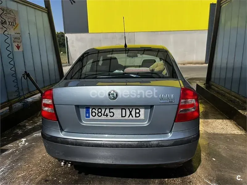 Usado Skoda Octavia Active 105 CV (77 kW) 2006 Azul Berlina