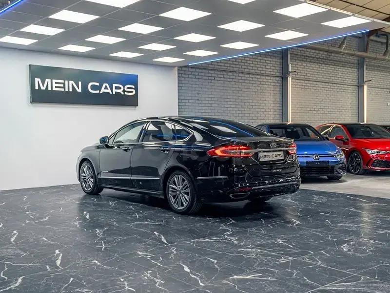 Usado Ford Mondeo Vignale 187 CV (137 kW) 2019 Negro Berlina