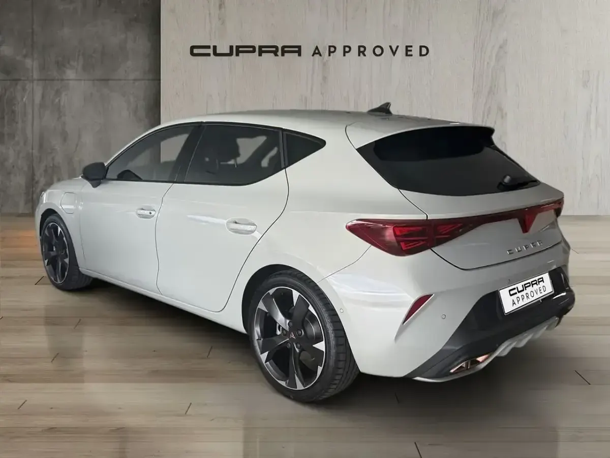 Usado Cupra Leon 204 CV (150 kW) 2024 Gris Berlina