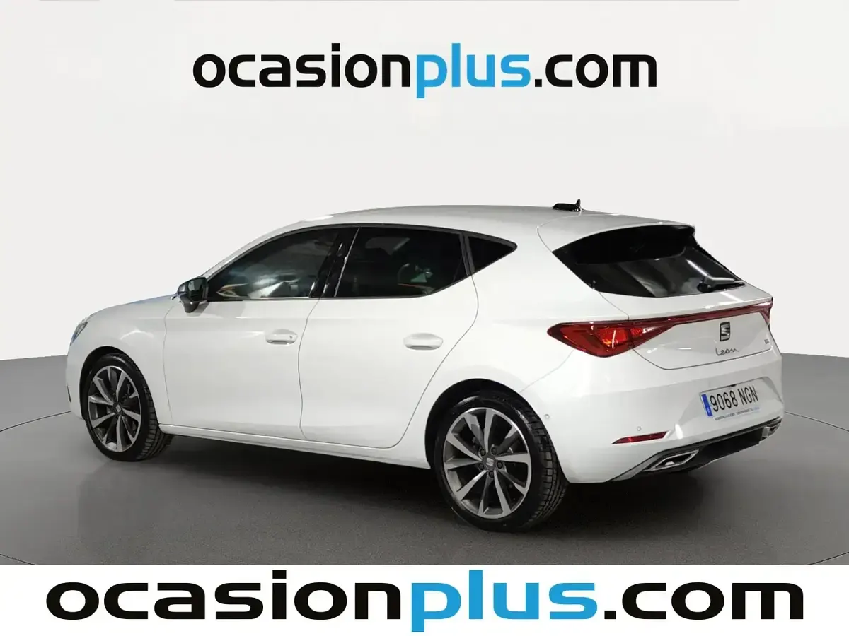Usado Seat Leon FR 150 CV (110 kW) 2025 Blanco Berlina