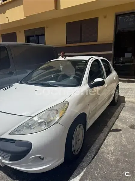 Usado Peugeot 206 75 CV (55 kW) 2010 Blanco Berlina