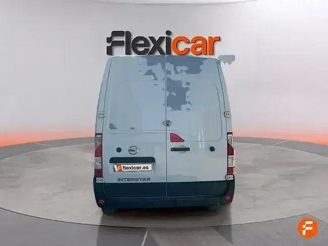 Usado Nissan Interstar 136 HP (100 kW) 2023 Branco Van