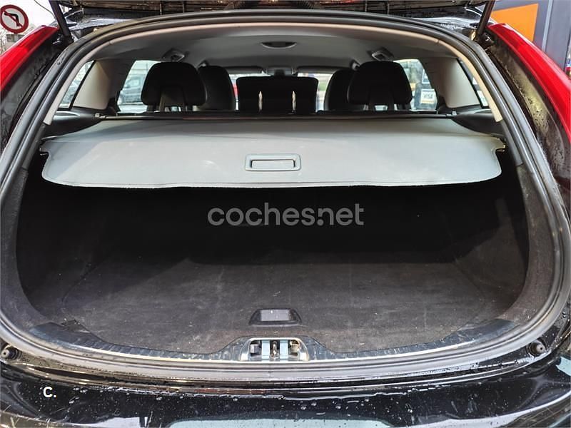 Usado Volvo V60 Momentum 120 CV (88 kW) 2018 Negro Familiar